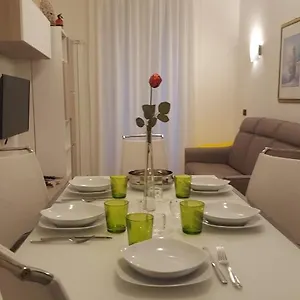 Karina House - Apartamento Como
