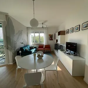 https://appartamento-vista-lago-con-parcheggio-gratuito.it-lombardy.com